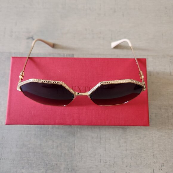 Unisex Valentino Sunglasses - Picture 11 of 15